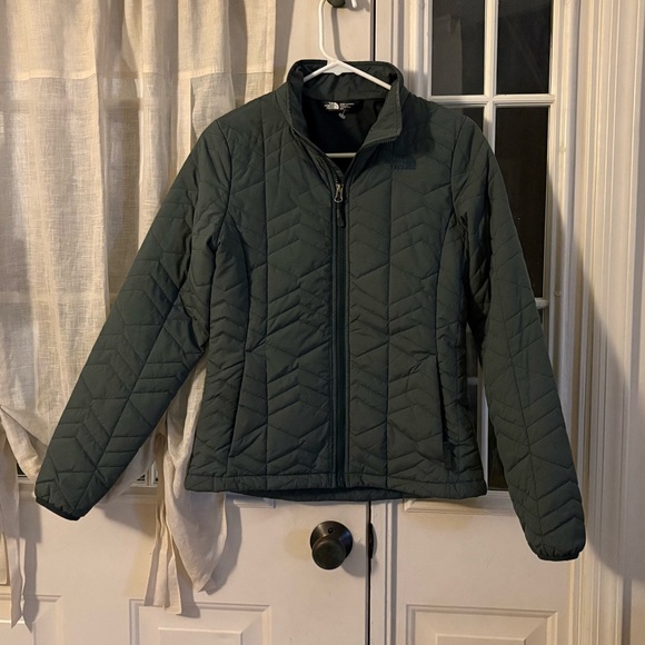 The North Face Women's Quilted Puffer Jacket - Dark Olive Green - Picture 2 of 10